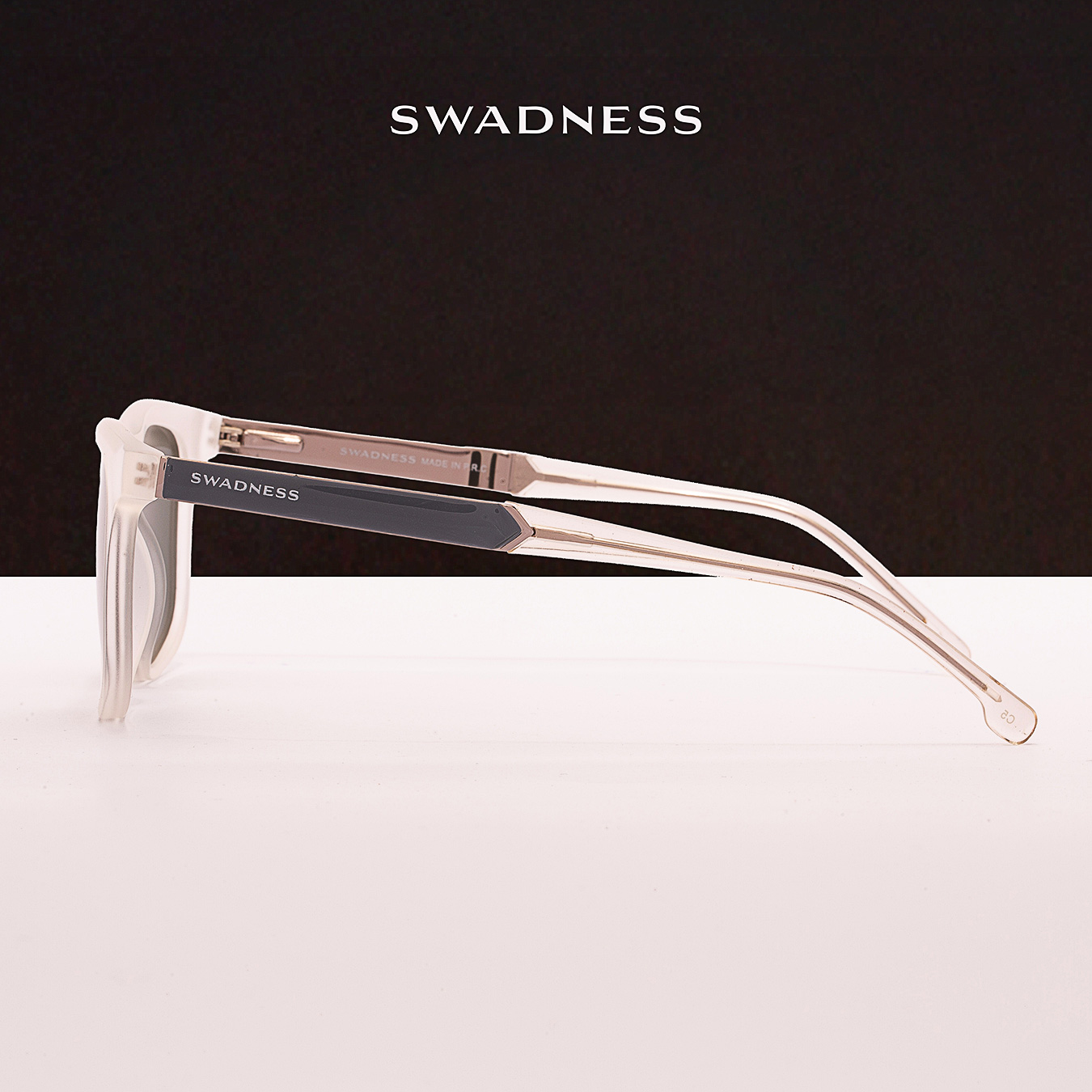 نظارات شمسية سوادنس مظهر متجدد بسيط