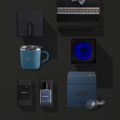 مجموعة هدايا رجالية عطر زيتي + كوب حافظ للحرارة + معطر + وردة طبيعية SG500