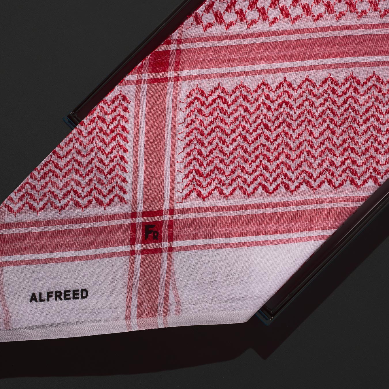 شماغ الفريد احمر كلاسيك بصمة S642
