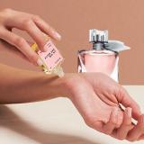 هدية ورد طبيعي + عطر نسائي + شمعة من اختيارك BYW1 - عطر لافي بيل W49