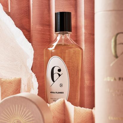 عطر اجوا فلوريس من كلاوس بورتو