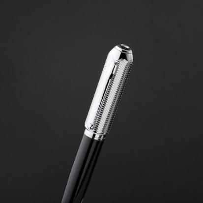 طقم قلم وكبك فضي اسود ماركة الدهنج D504SB-S
