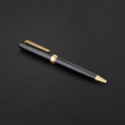 قلم اسود ذهبي ماركة الدهنج D519GB-P