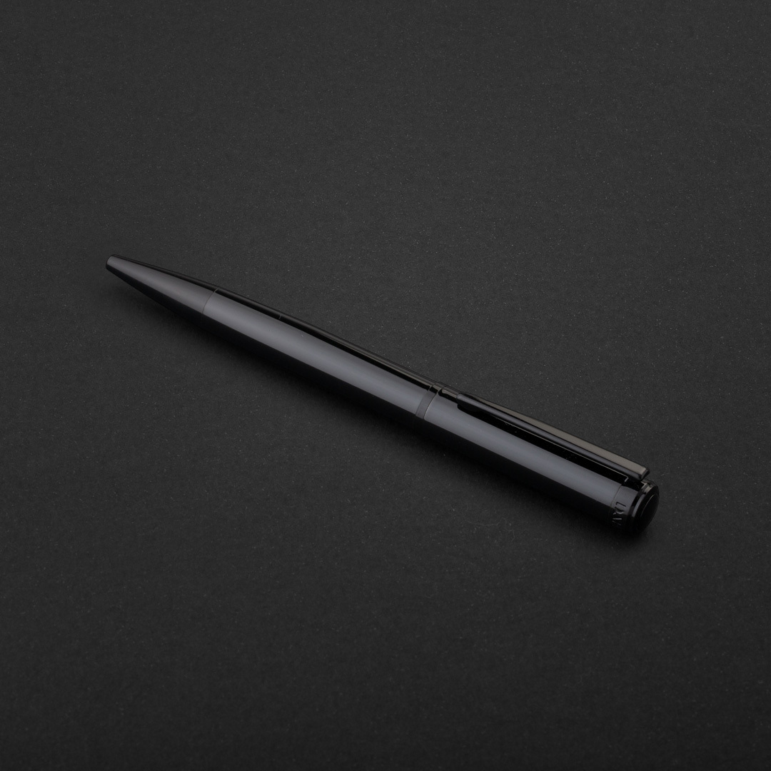 طقم قلم وكبك اسود فضي ماركة الدهنج D526BB-S