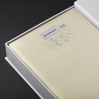 قماش رجالي كريمي غامق جيفنشي G9008DC