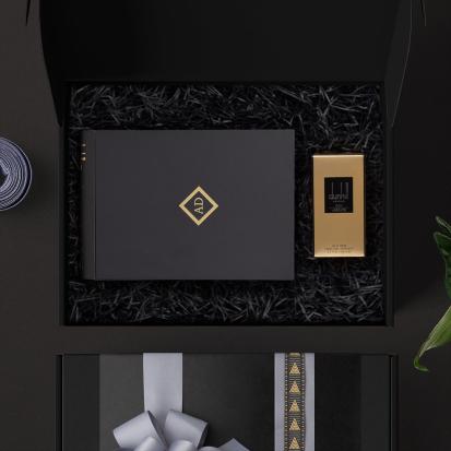 صندوق هديه دنهل شماغ احمر و عطر مع التخصيص A19