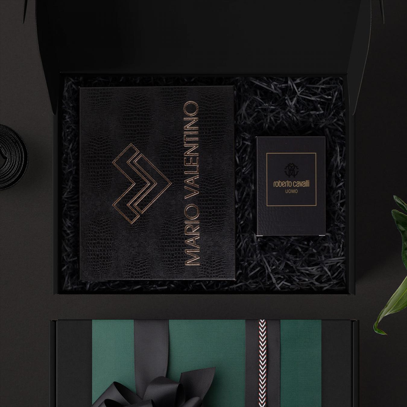 صندوق هديه ماريو فالنتينو شماغ ايطالي و عطر مع التخصيص A22