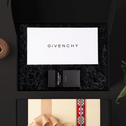 صندوق هدايا جيفنشي شماغ و عطر مع التخصيص A23