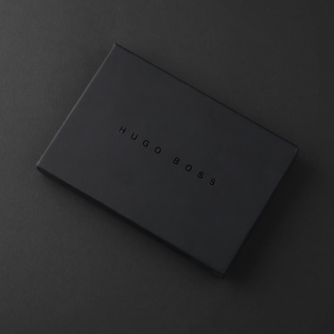 شاحن متنقل هوغو بوس HAX806