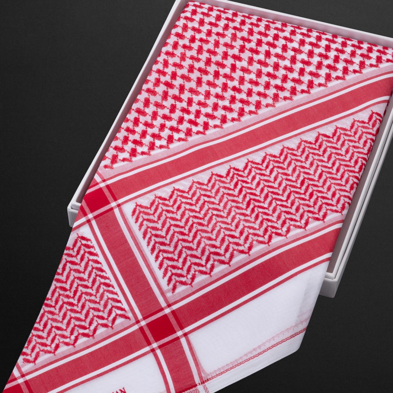 هدايا ورد طبيعي رجاليه شماغ كهرمان LB2203