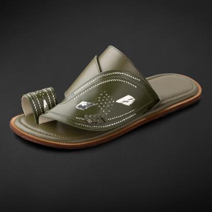 حذاء شرقي مطرز لون أخضر زيتي MS103