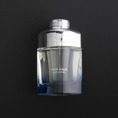 هدية عطر بنتلي مع وردة طبيعية دائمة ومعطر من اختيارك 