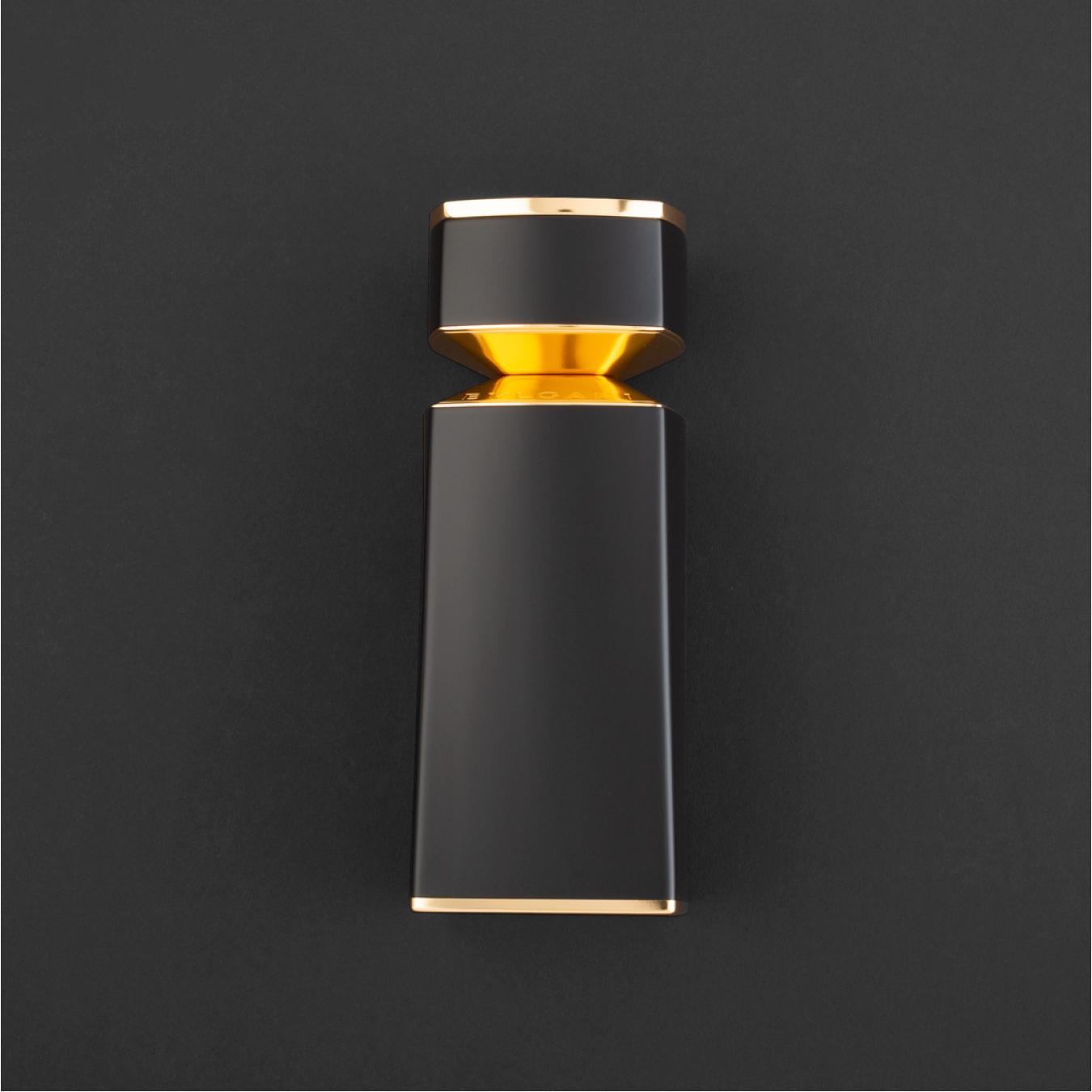 ورد طبيعي دائم مع عطر بولغاري لو جيمي تيجار