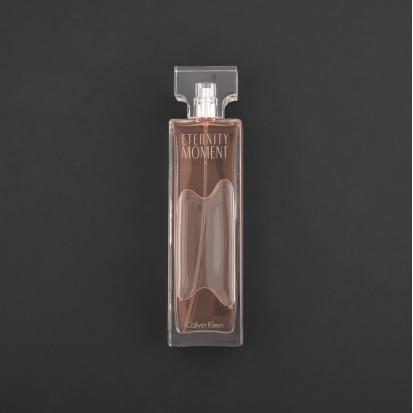 هدية وردة وشمعة مع عطر كالفين كلاين اتيرنتي مومنت