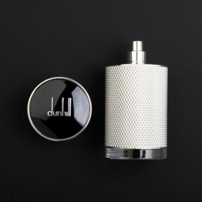 هدية وردة وشمعة مع عطر دنهل آيكون