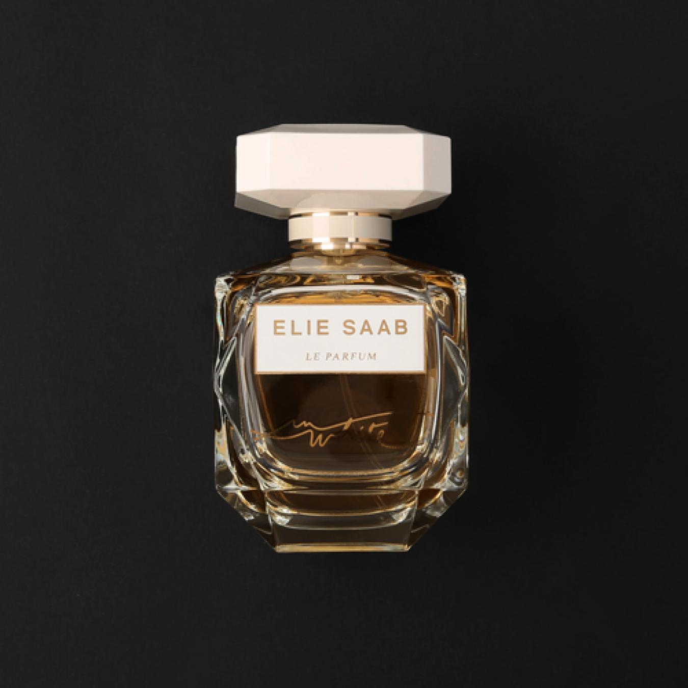 هدية وردة وشمعة مع عطر ايلي صعب لي بارفيوم إن وايت 
