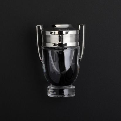 هدية وردة وشمعة مع عطر باكو رابان إنفيكتوس انتنس
