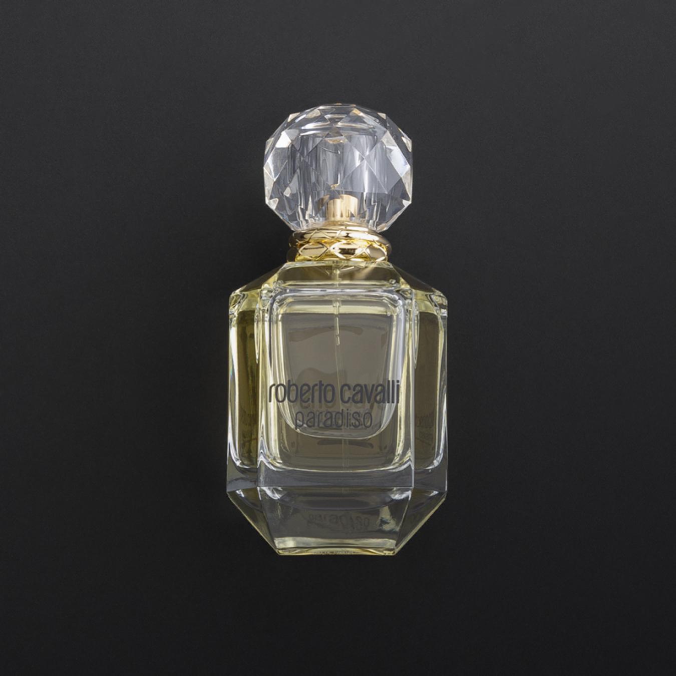 هدية وردة وشمعة مع عطر روبرتو كافالي باراديسو