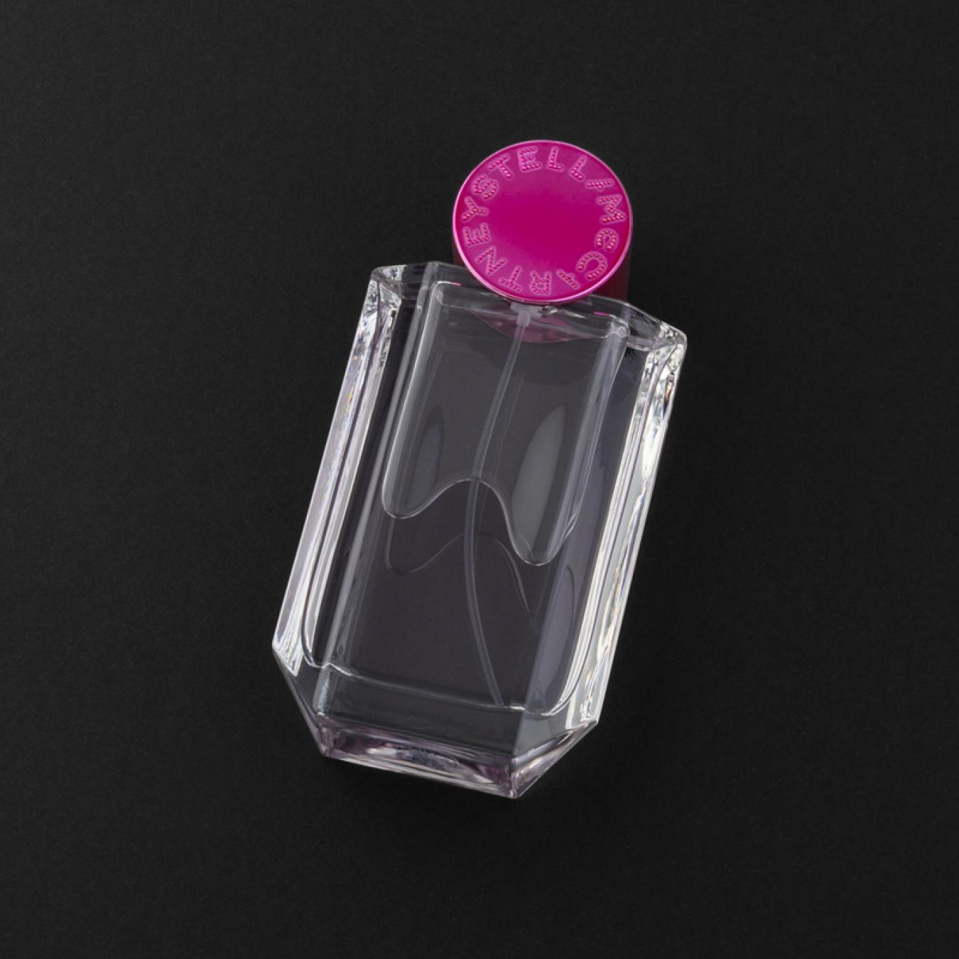 ورد و عطر ستيلا هدايا للطالبات