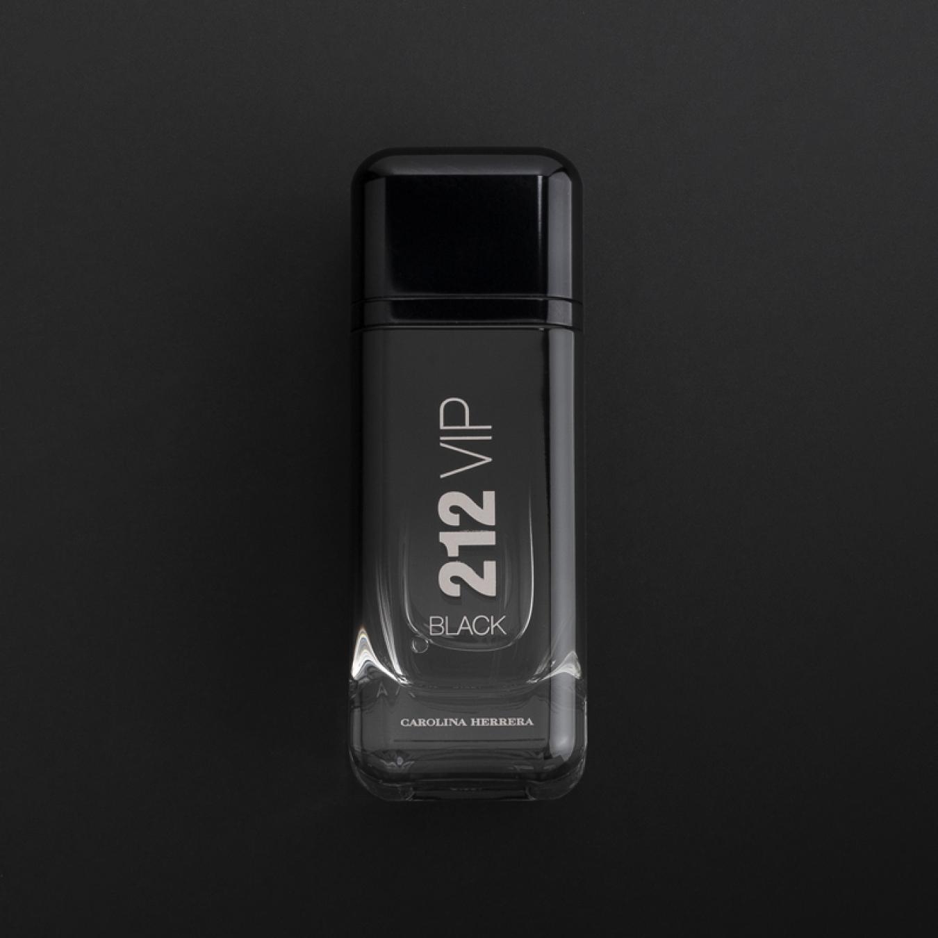 عطر كارولينا هيريرا 212 في اي بي بلاك فور مان 100 مل