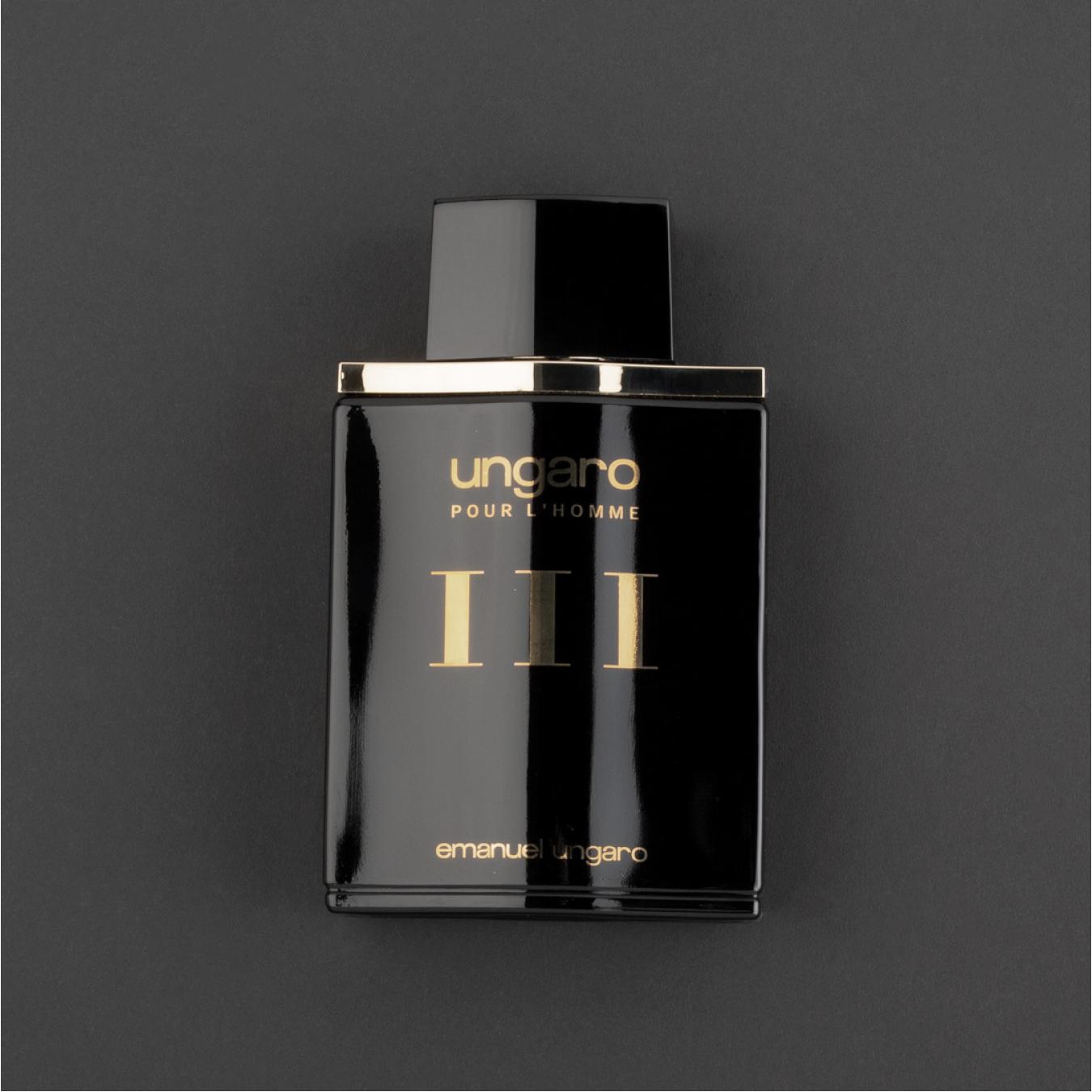 بوكس هدية ايمانويل انغارو شماغ و عطر مع التخصيص A11