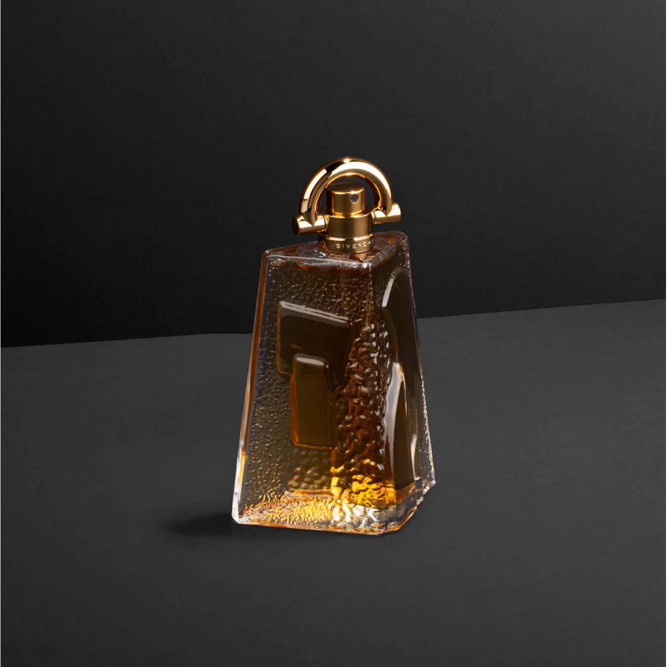 بوكس هدية جيفنشي شماغ و عطر مع التخصيص A3