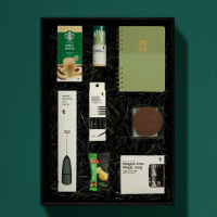 صندوق هدية أخضر | مذكرة يوميات وقهوة ستاربكس 8 منتجات PE12