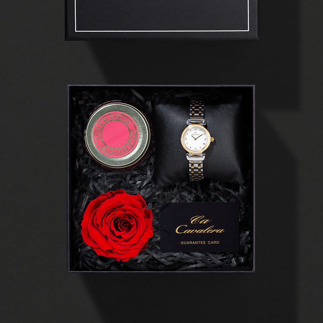 هدية ساعة نسائية مع ورد وشمعة معطرة CL22