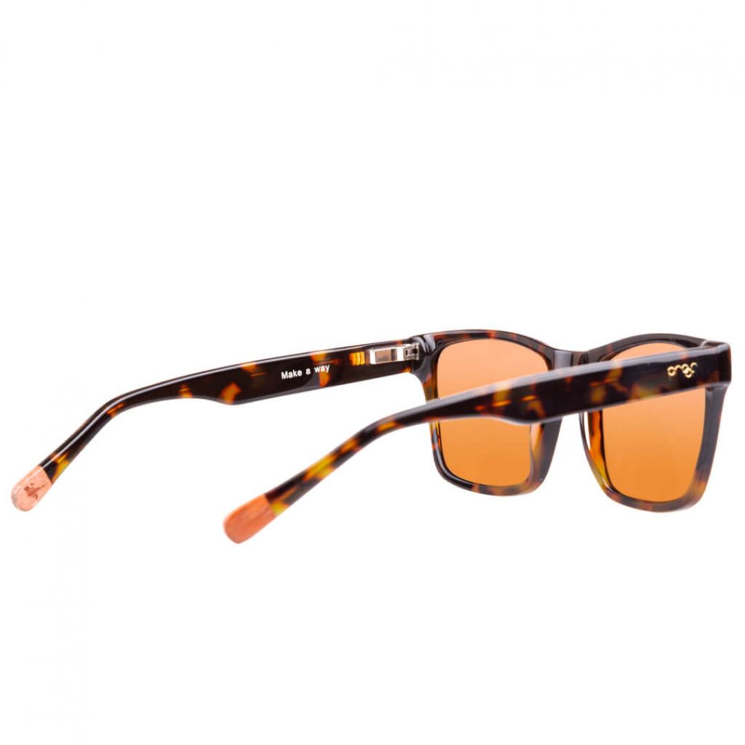نظارة شمسية بني من ماركة بروف اي وير 1026