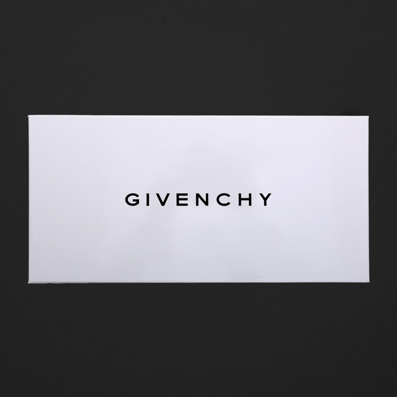 شماغ جيفنشي ابيض كلاسيك GVCLW
