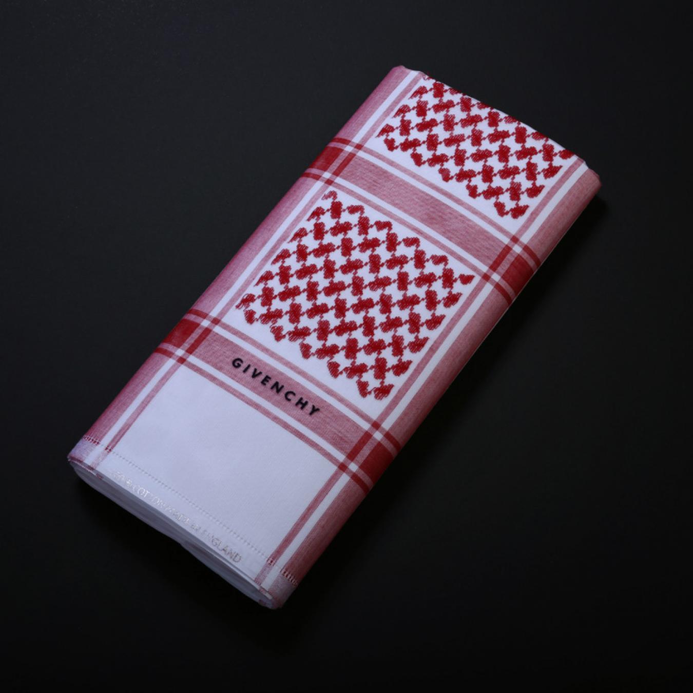 شماغ جيفنشي كلاسيك CLR23