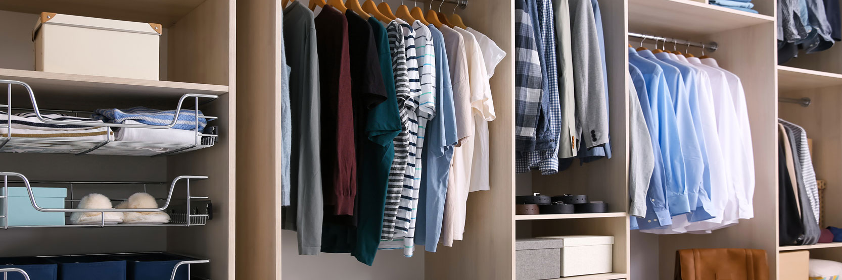 أجمل طريقة لترتيب خزانة ملابسك Arranging-wardrobe-1666x555