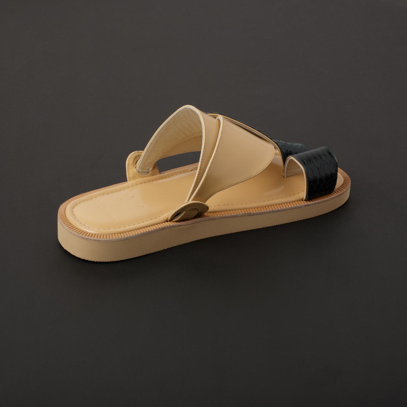حذاء زبيري اخضر زيتي بيج MS407