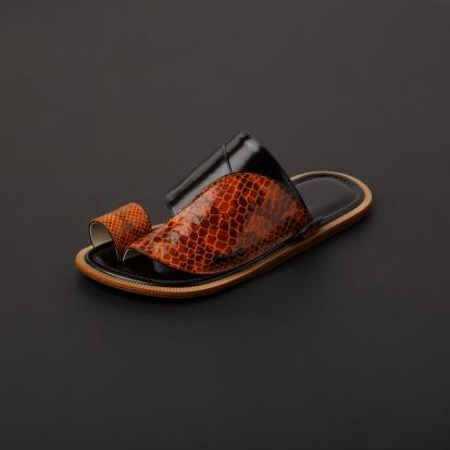 حذاء شرقي جلد طبيعي برتقالي غامق اسود سوادنس MS411