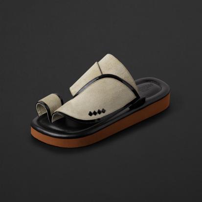 حذاء سوادنس اسود بيج SM102