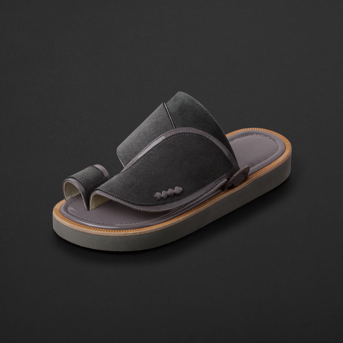 نعال سوادنس رجالي رصاصي SM103