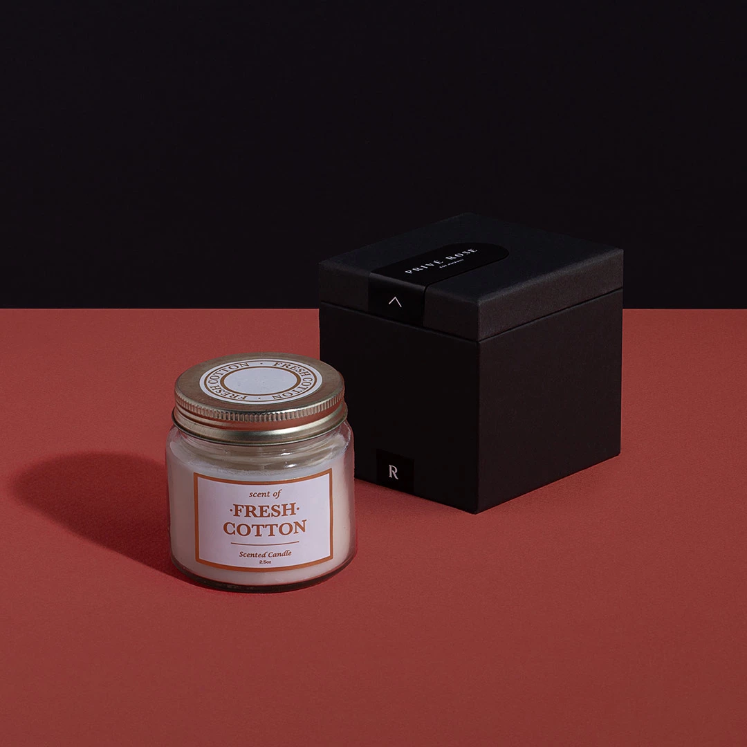 شمعة معطرة برائحة القطن